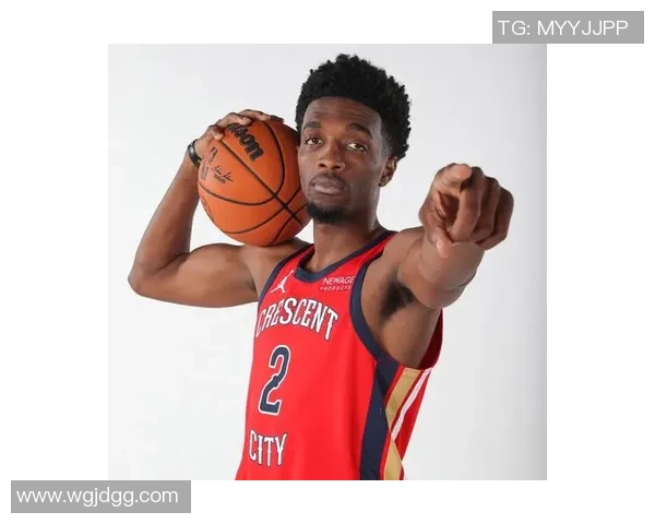 赫伯特琼斯的篮球之路与个人成长历程探讨